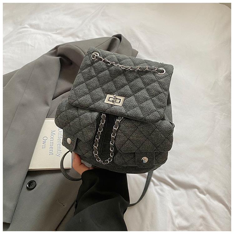 Korean niche mini chain small backpack female 2025 new student commuting backpack fashion casual small bag