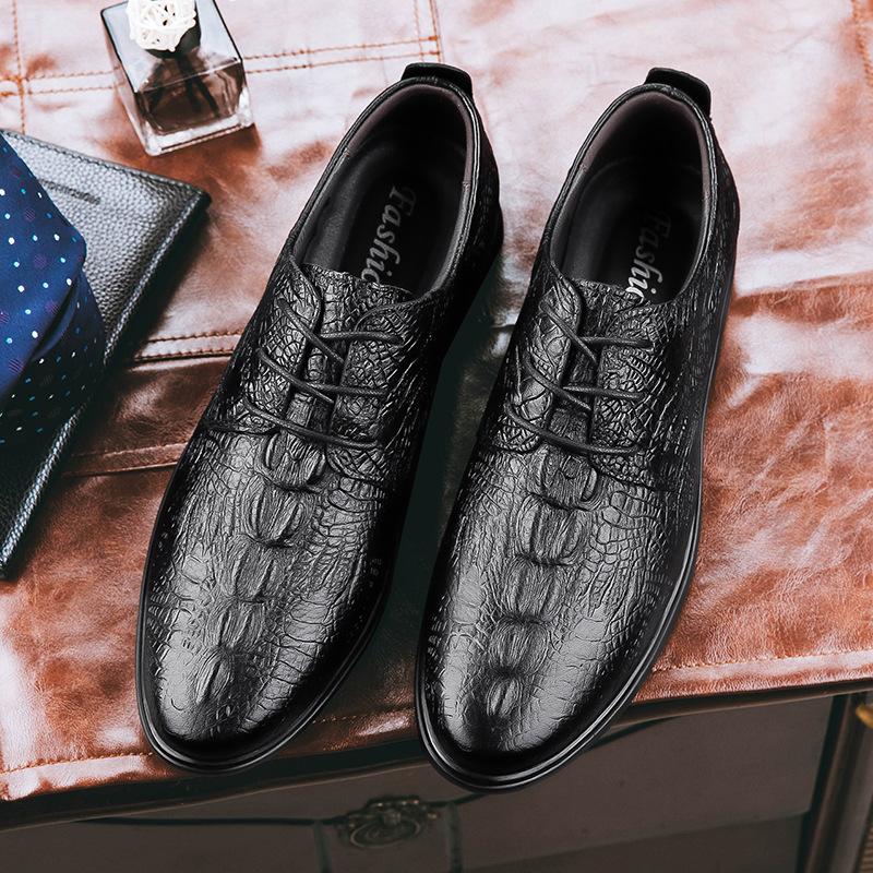 Three-dimensional embossed crocodile pattern business casual men's leather shoes fashion style round head lace-up leather men's shoes