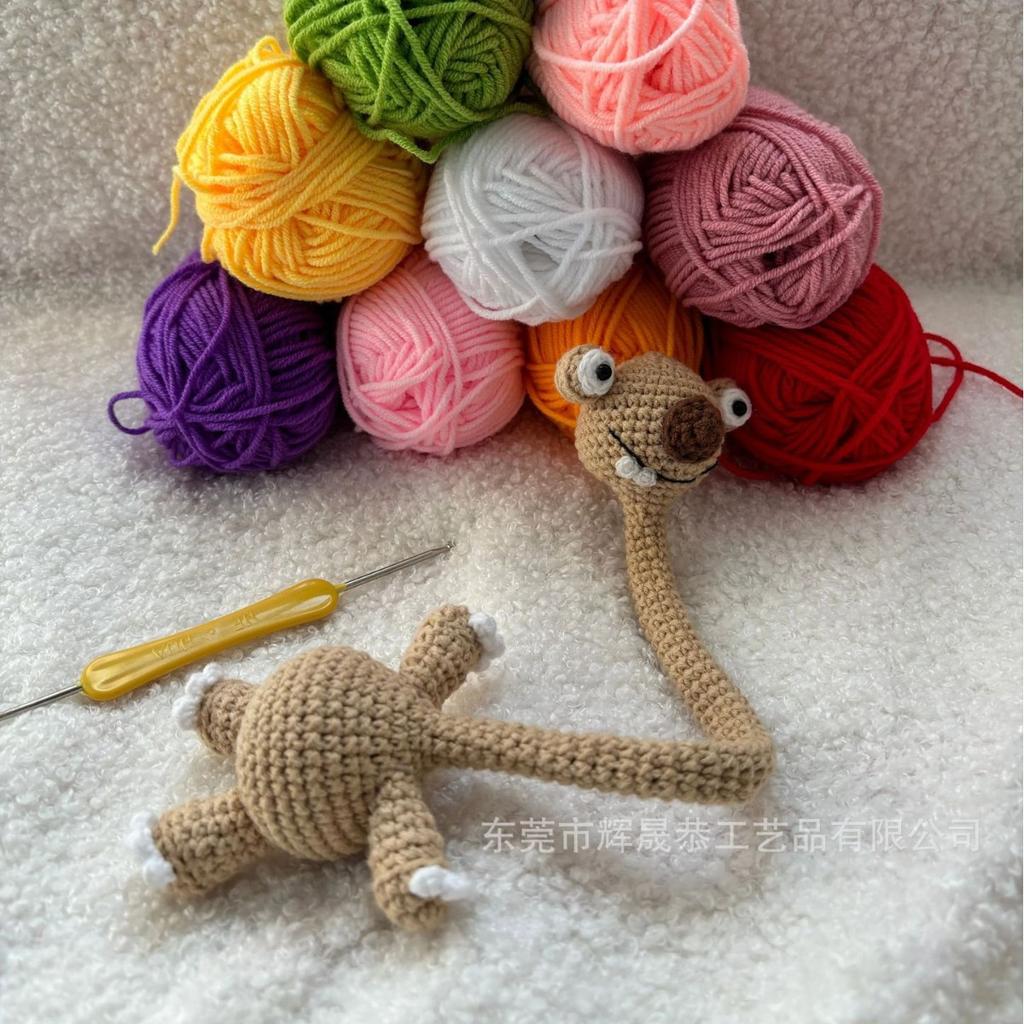 Handmade Crocheted Giraffe Bag Charm – Plush Pendant for Bags and Keys, Stylish and Fun Accessory, Adorable