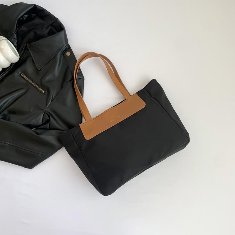 

Модная Городская Сумка-Тоут для Поездок 2024 Новая Стильная Большая Вместительная ПУ Сумка-Тоут для Женщин чёрный