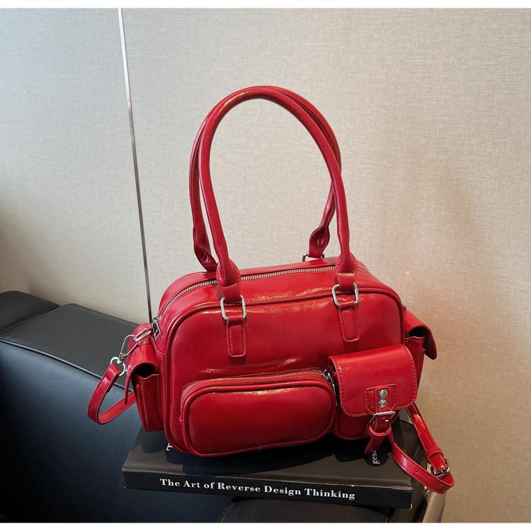 

This year s popular bag women s large-capacity 2025 spring new versatile shoulder messenger bag portable commuter pillow bag красный
