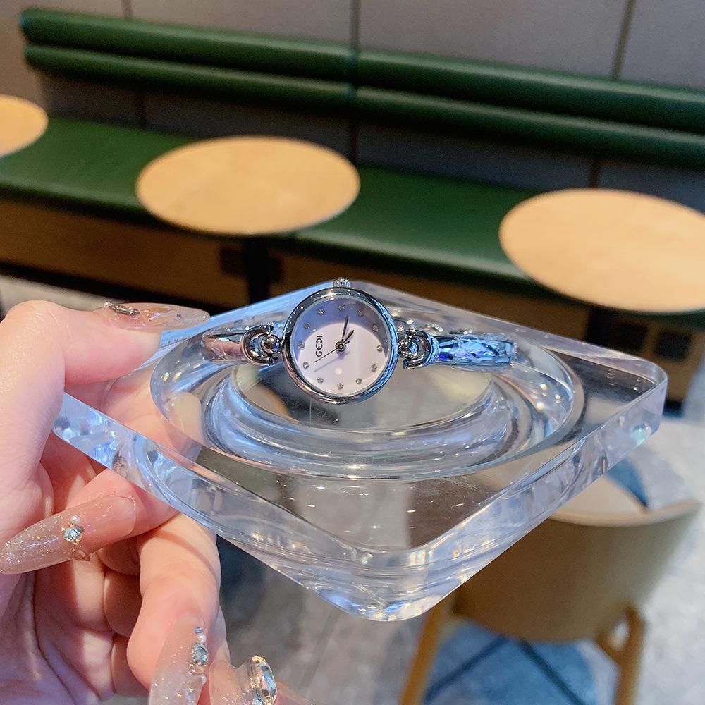 Ceas Brățară Minimalist pentru Femei Gedi, Lux Ușor, Jumătate Brățară