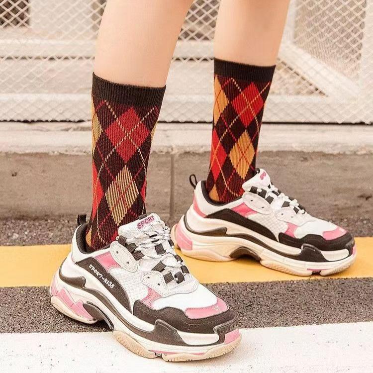 5 Pairs Autumn and Winter Women's Socks Retro Tube Socks Classic Diamond Fashion Socks