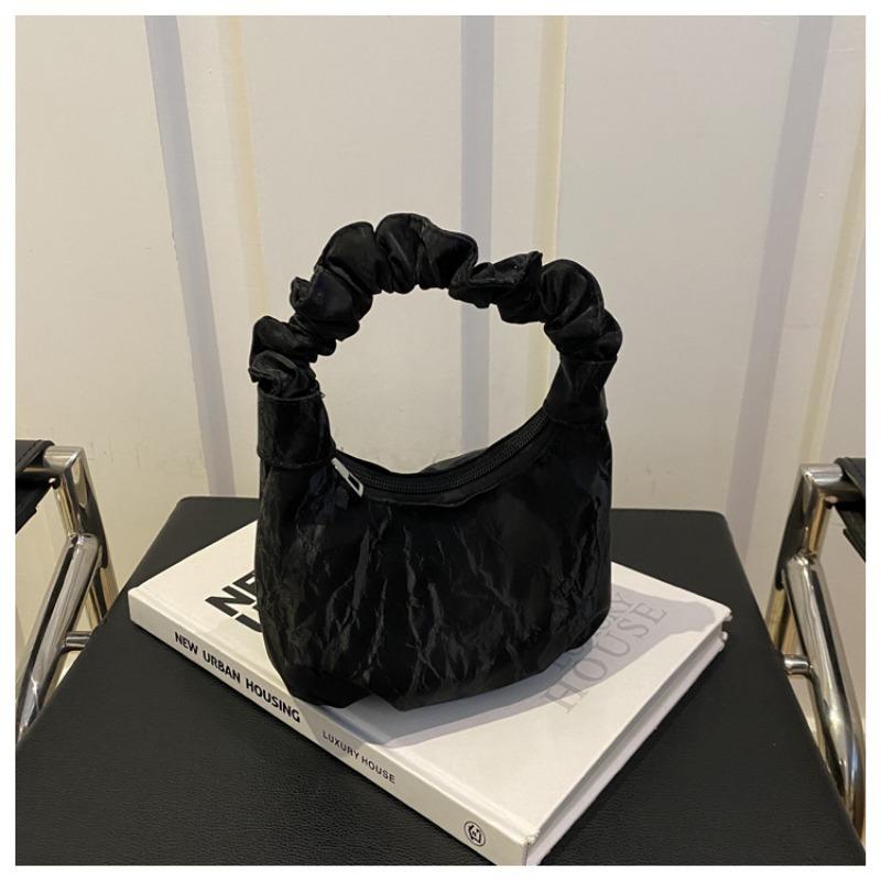 Autumn New Niche Design Fashionable Retro Handbag Casual Simple Small Fresh Crescent Bag