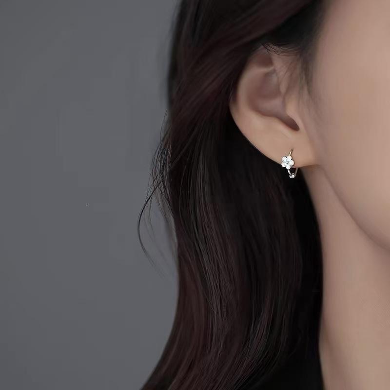 925 Sterling Silver Flower Earrings - Elegant Light Luxury Women's Studs, 2024 Summer Niche Design