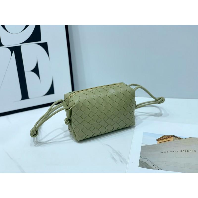 Borsa a Spalla Quadrata Mini Monocolore Tessuta a Mano da Donna Compatta a Tracolla Con Grande Capacità Morbida Pelle PU