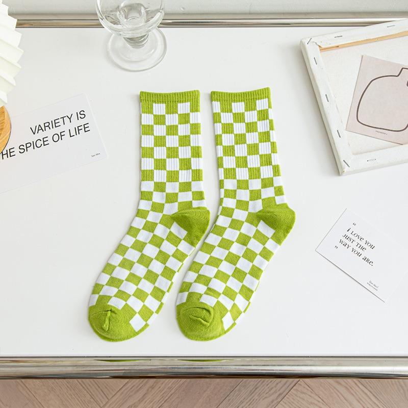 Damen Socken Schachbrett Harajuku Street Fashion Schwarz Weiß Karomuster Plaid Neuheit Skateboard Lustige Baumwollsocken für Mädchen