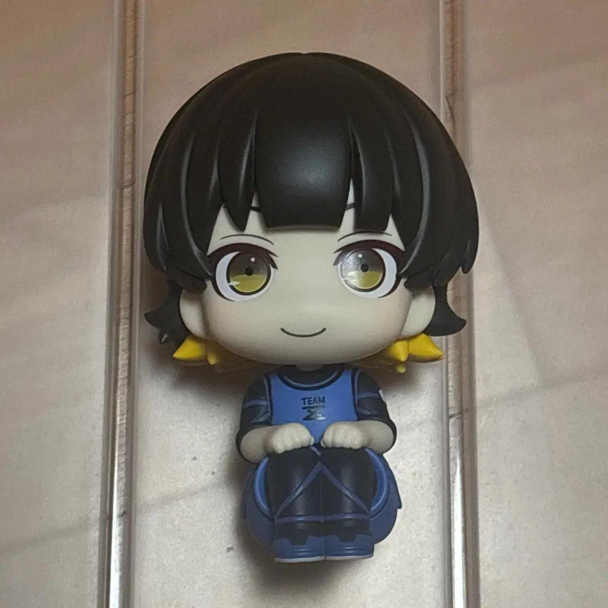 

Blue Rock Bachira Look Up