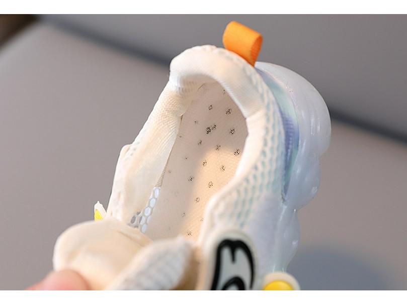 LED Flash Toddler Sneakers: Soft Sole, Non-Slip, Mesh, for 1-3 Year Olds