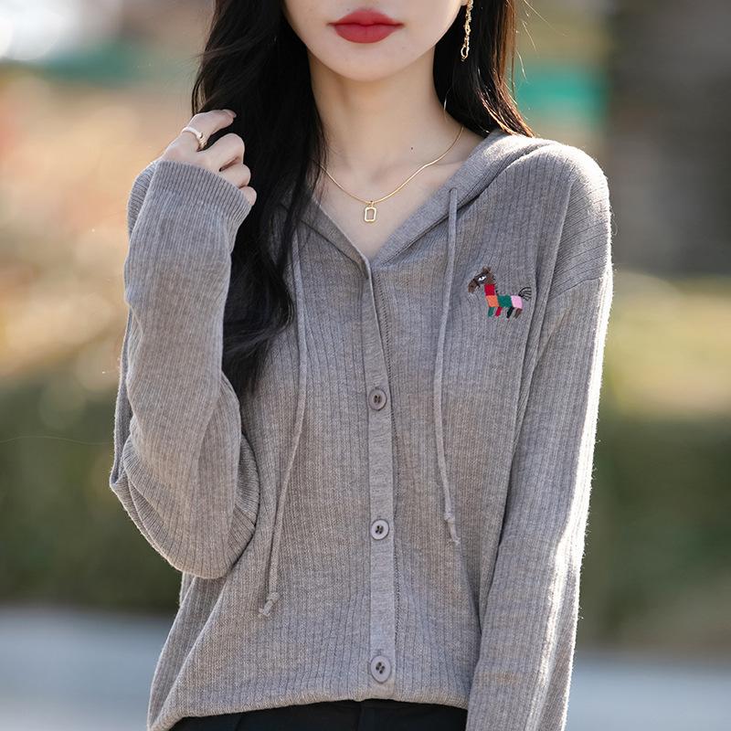 

Spring New Hooded Knitted Cardigan Embroidered Colorful Horse Loose and Versatile Top Coat M бежевий