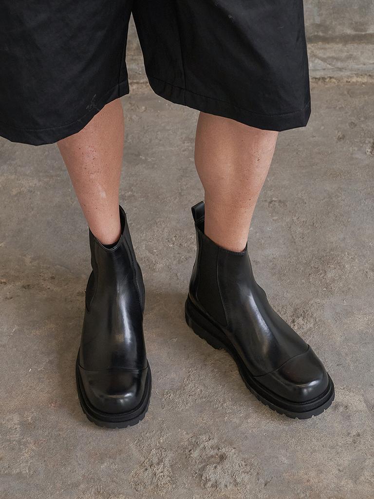 Blanc Sur Blanc [Men] Lucien Chelsea Boots Black