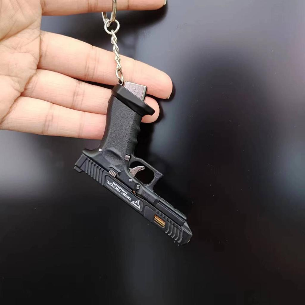 1:3 Semi Alloy G34 TTI Pistol Model 1911 G17 Keychain Disassemble Mini Gun Toy Craft Bag Pendant for Chlidren Adults