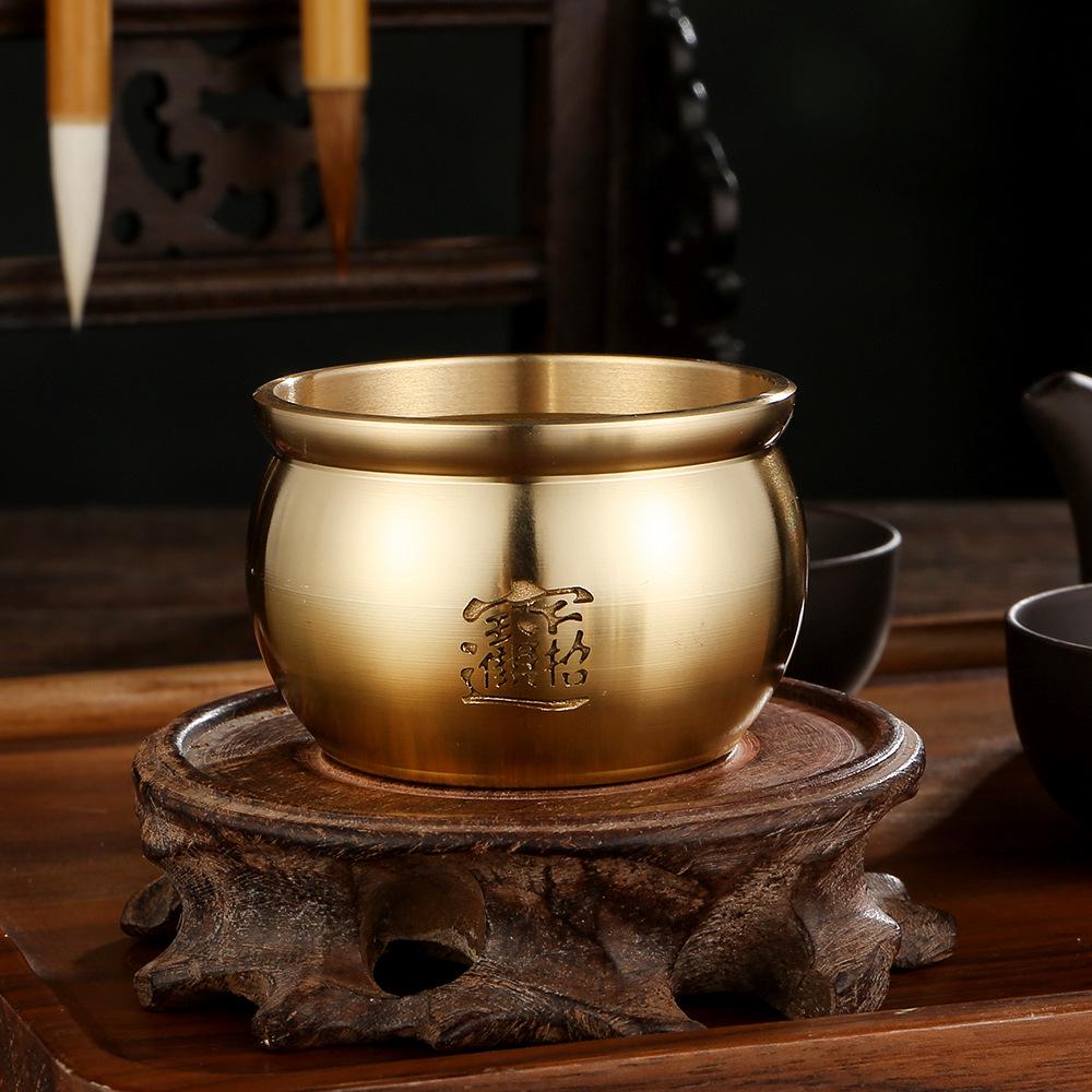 

Золотий латунний циліндр з намистовими прикрасами - Декор для вітальні на багатство та удачу, Подарунок на відкриття, Декорація ручної роботи у вигляді рогу достатку. Gold-Inlaid Base with Frog