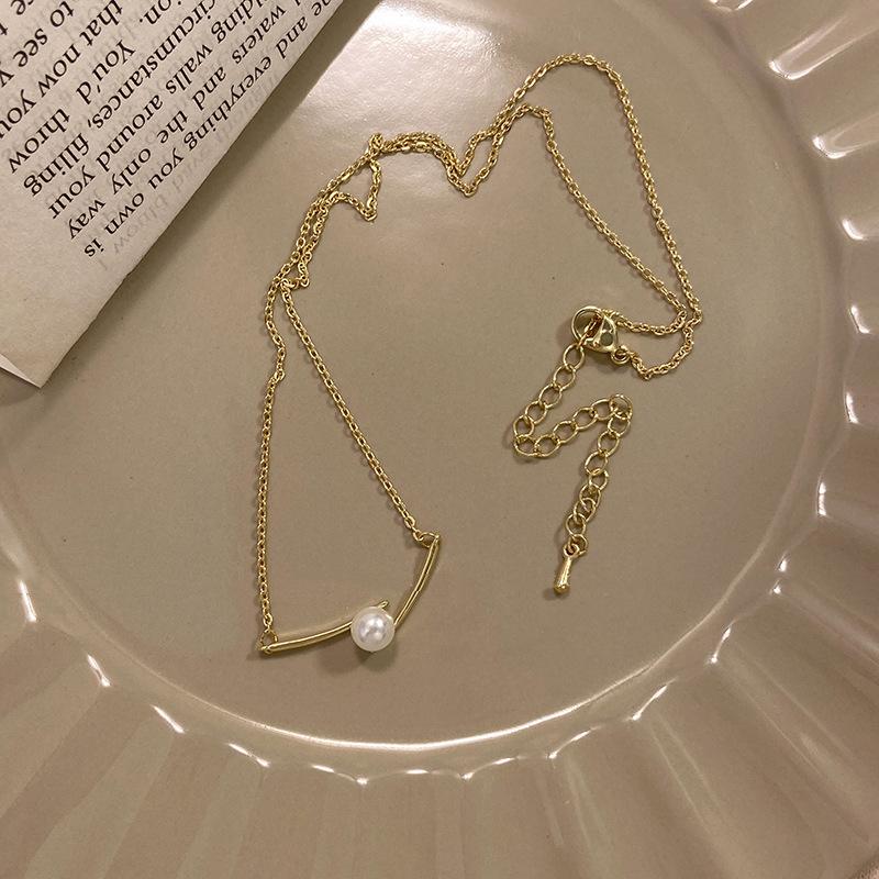2025 single pearl pendant necklace women's design collarbone chain neck chain popular accessories