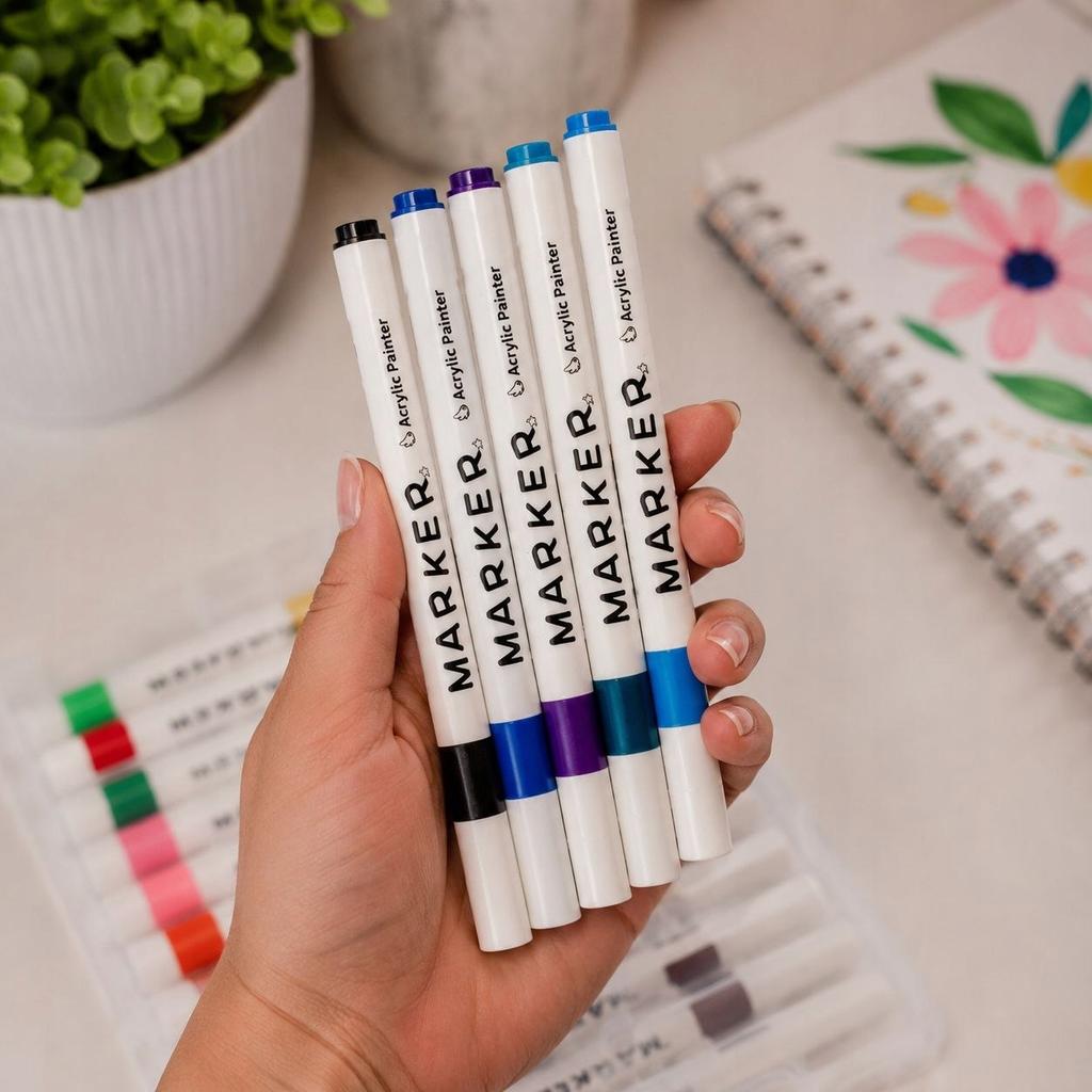 Acrylic Markers 12 Colors In a Case Set of Drawing Markers