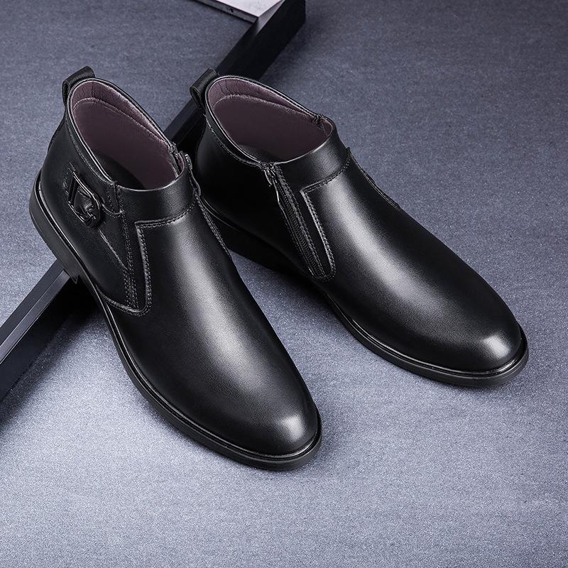 Men's High-Top Leather Business Boots with Warmth and Zipper, Large Size, Martin Style, for Autumn and Winter.