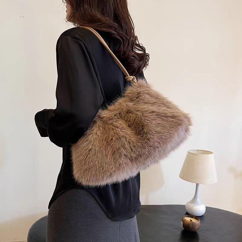 Women's Autumn & Winter Fashion Handbag: Versatile Korean-Style, Large Capacity, Furry Shoulder Tote