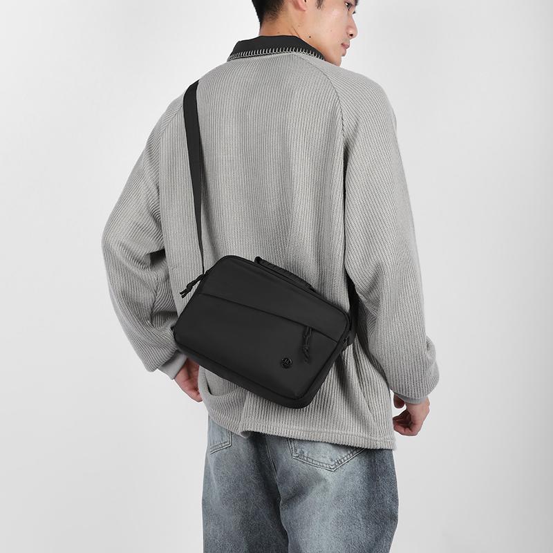 Men's Crossbody Bag Water-repellent Business Handbag Commuter Shoulder Bag