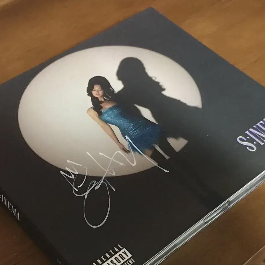 

Альбом з підписом Saay Sinema