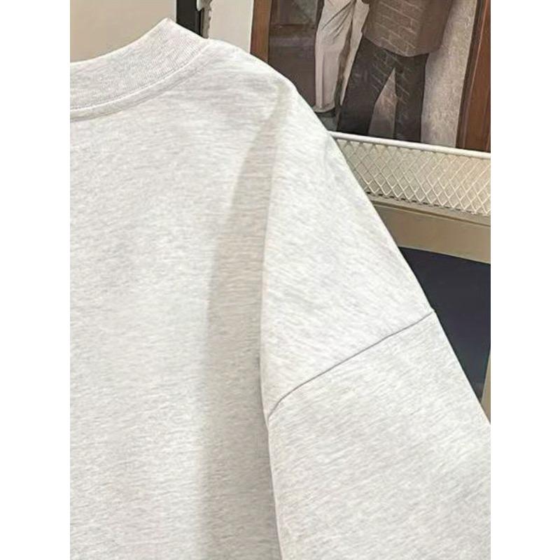 Europejski Rozmiar Czysty T-shirt dla Kobiet Krótki Rękaw Niszowy Design i Nadruk Designowy 2026 Lato Nowy Luźny Krótki Rękaw Dopasowany Top dla Kobiet
