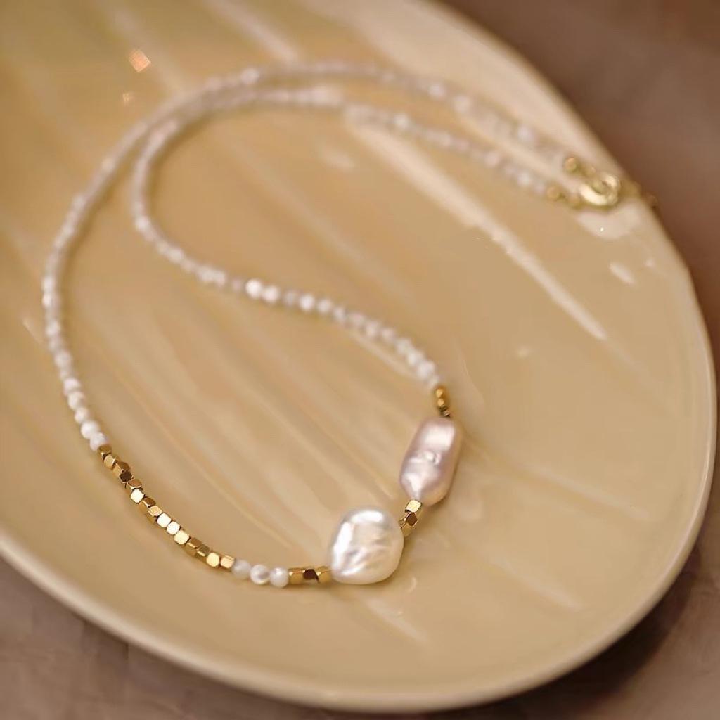 

Baroque Shaped Freshwater Pearl Necklace with Feminine Qualities, Pieced Together with Collarbone Chain, Beaded Shell Necklace