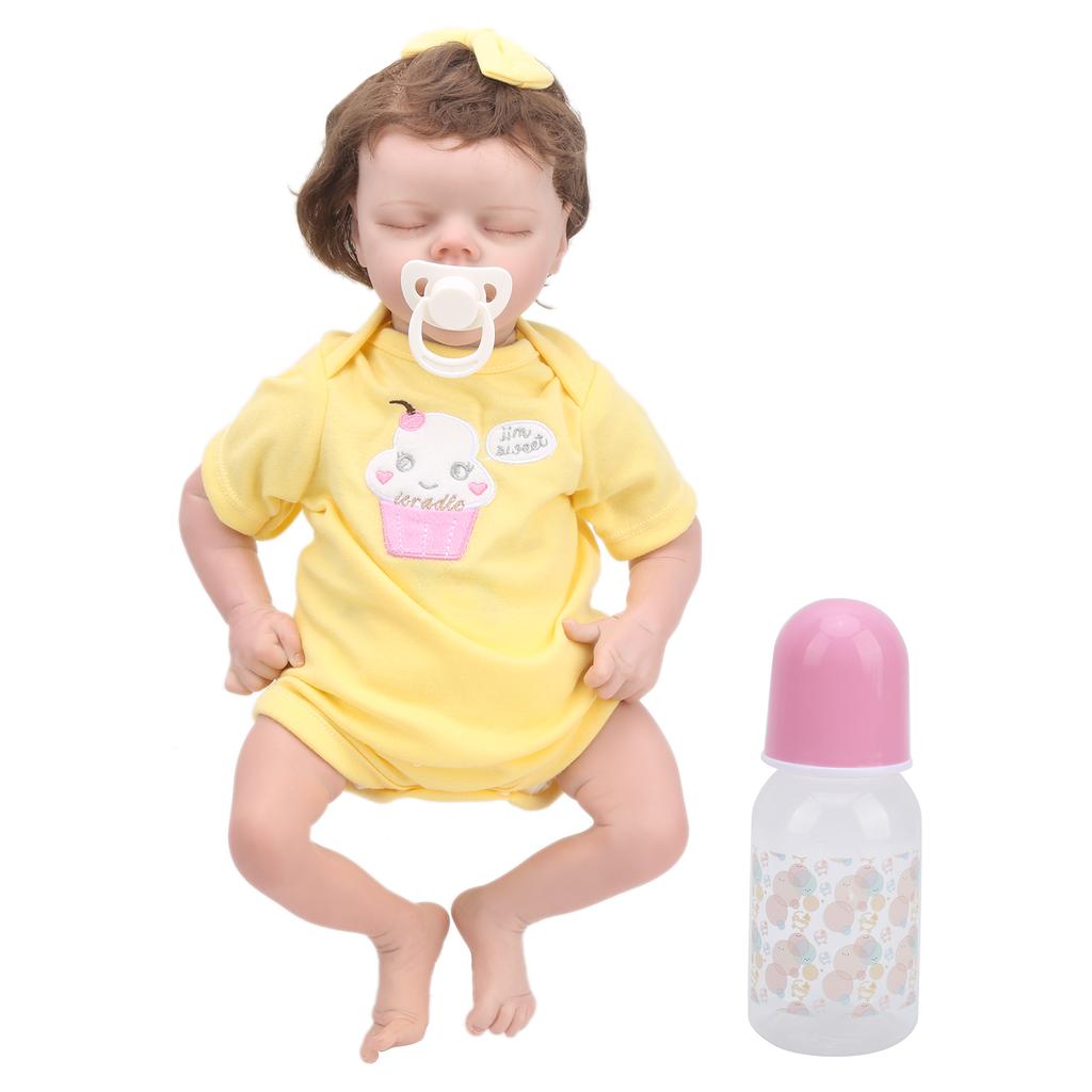 Süße neugeborene Mädchen-Babypuppe Soft-Touch Säugling Reborn-Puppe mit gelbem Kleid 45cm