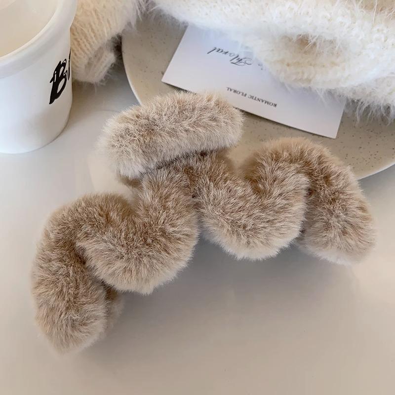 Autumn/Winter 2025 Plush Wave Claw Clip: Luxury Large Fluffy Hair Accessory for Women