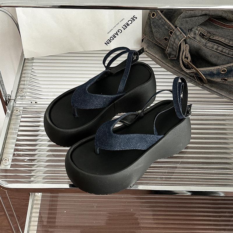 Small Black Strap-on Toe Platform Sandals Women's Fashion Heightened Wedge Heel Pinch Sandals
