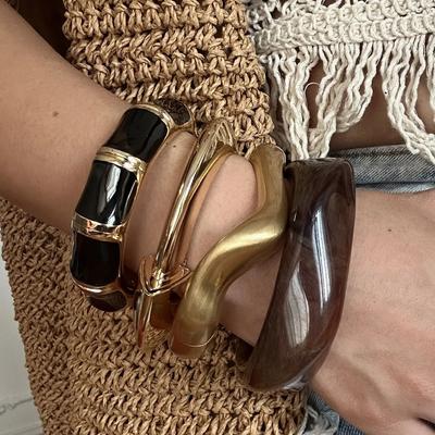 DIEZI 4 Styles Luxe Vintage Punk Résine Larges Bracelets Hip Hop Couleur Or Métal Ressort Bracelets Pour Femmes Hommes Bijoux