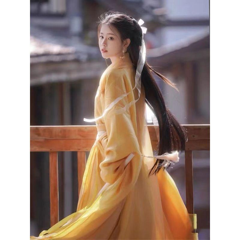 Set de rochii pentru femei în stil Hanfu, în stilul dinastiei Wei și Jin din China