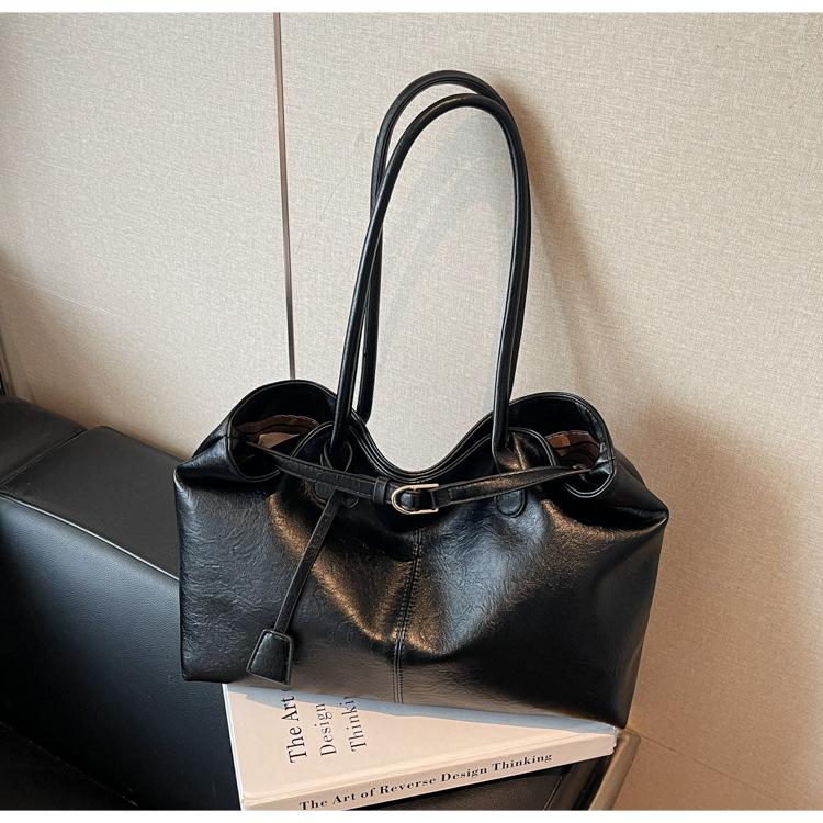 Retro niche underarm bag women's 2025 new trendy autumn and winter fashion tote bag high-end large-capacity shoulder bag