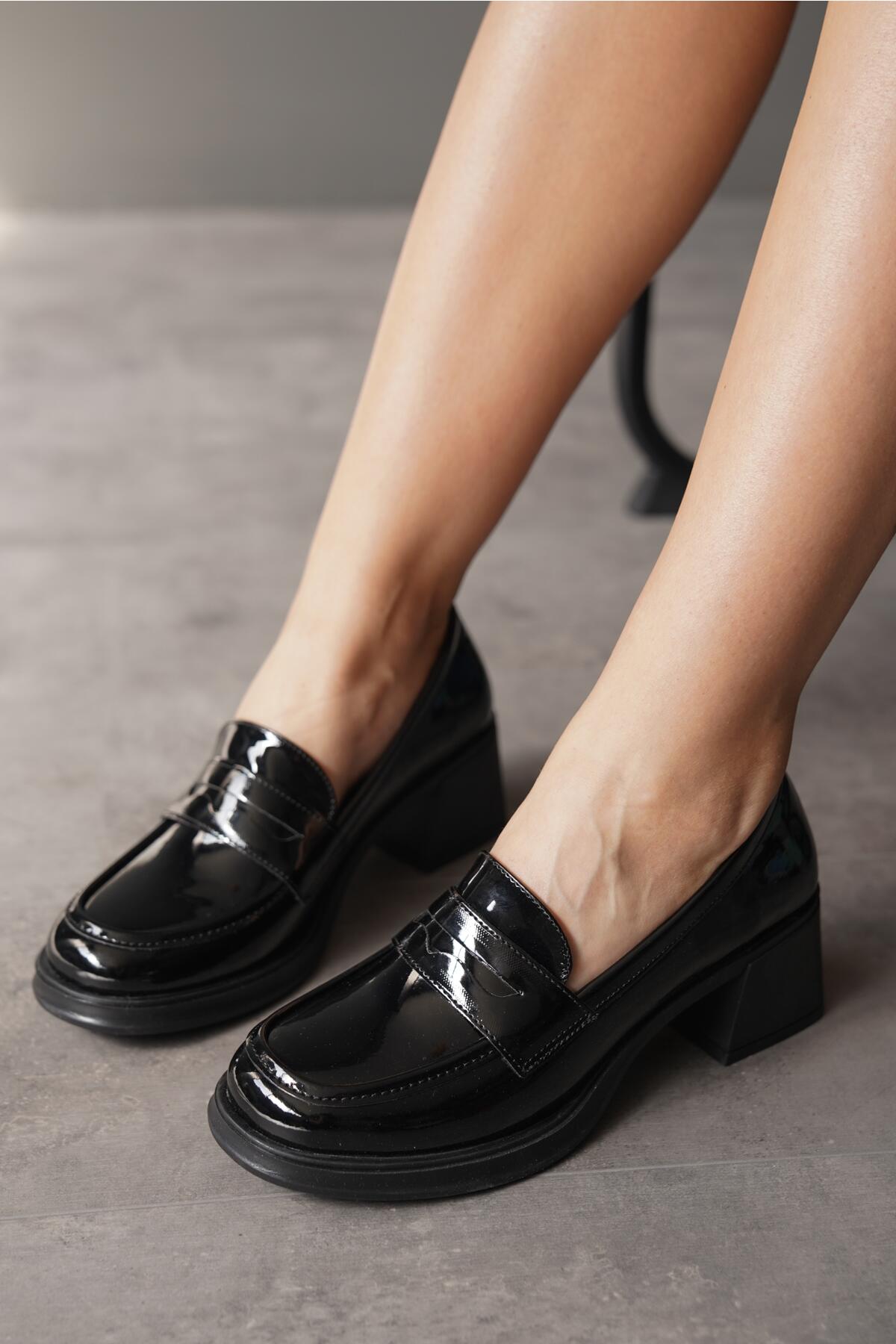 

Women s Fashion Style Special Design Chunky Heel Loafer Shoes 36