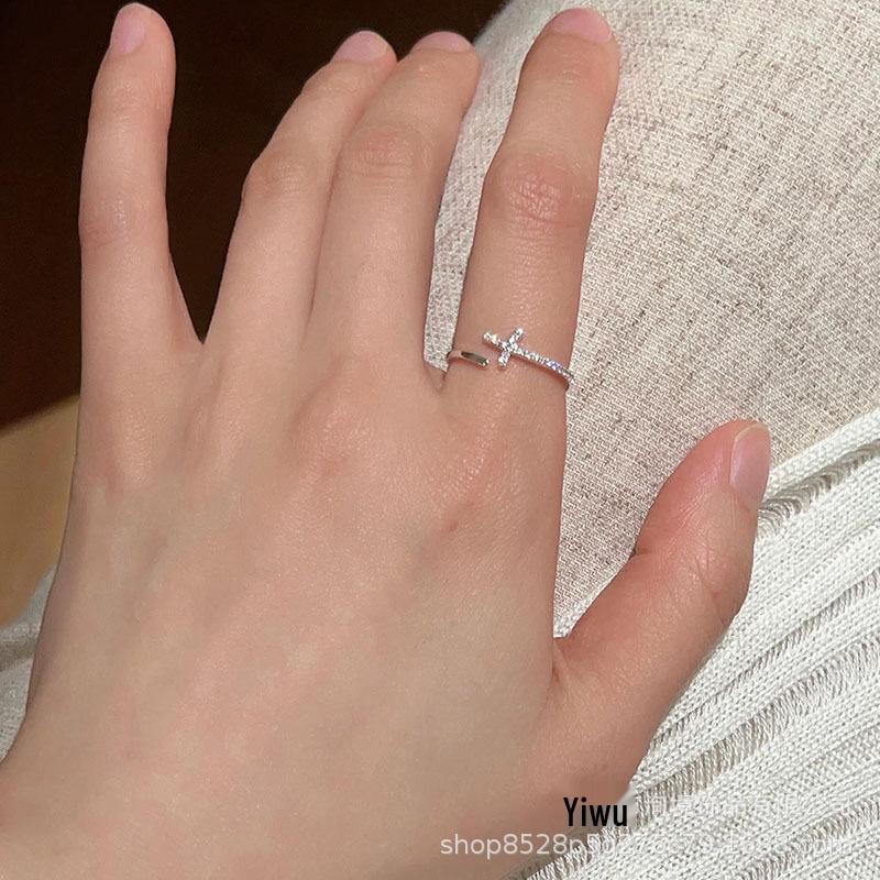 Exquisite Silver Women's Plain Band Ring - 2026 Fashionable Niche Design for Index Finger