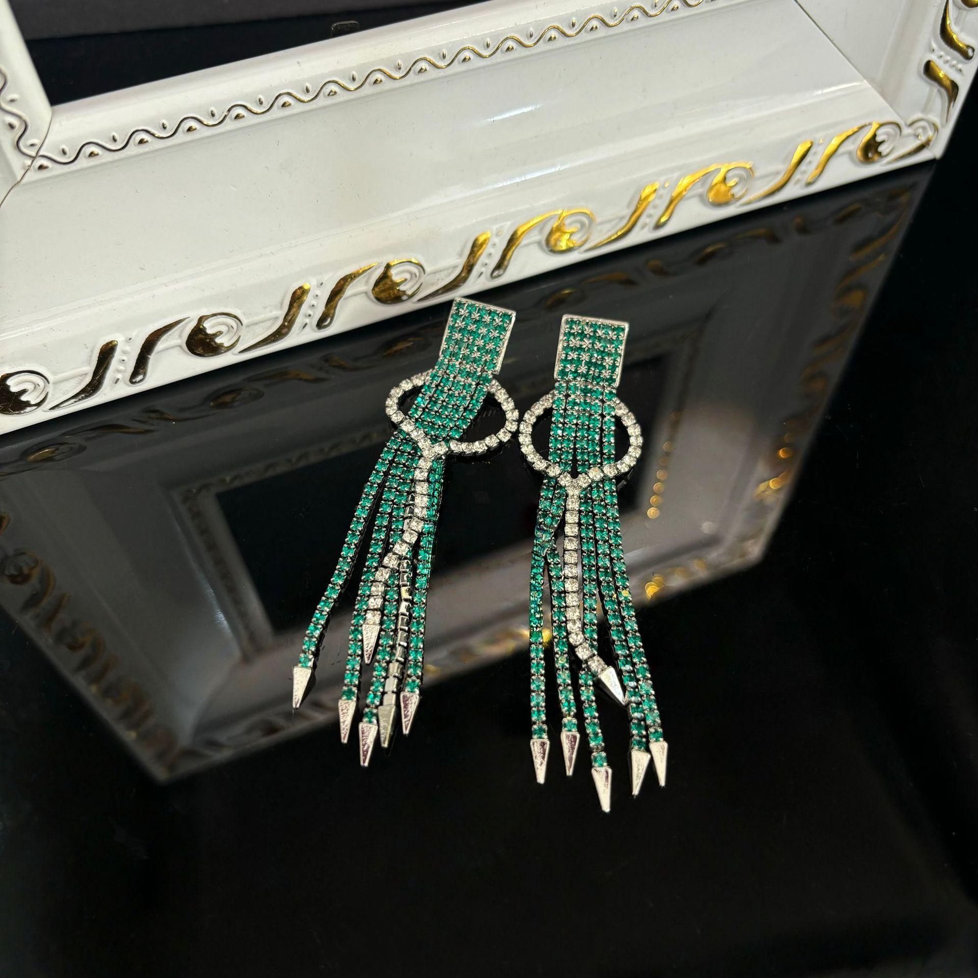 

Slightly Inlaid With Zirconium Long Fringed Stud Earrings Fashionable Queen Trend Earrings Light Luxury High-End Earrings Fashionable Temperament
