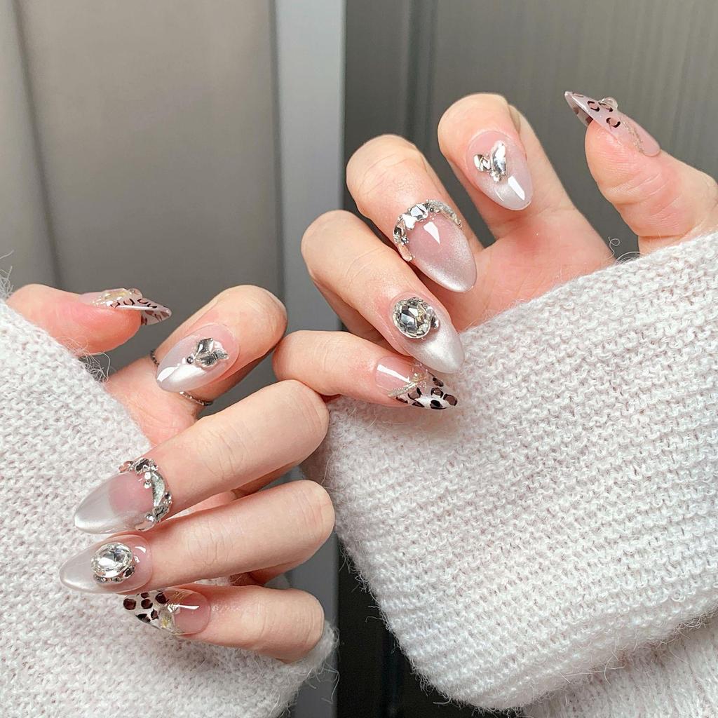 Leopard Print Cat Eye Almond Wearable Nails – Short, Handmade, Bling Nail Art for Spicy Girl Style