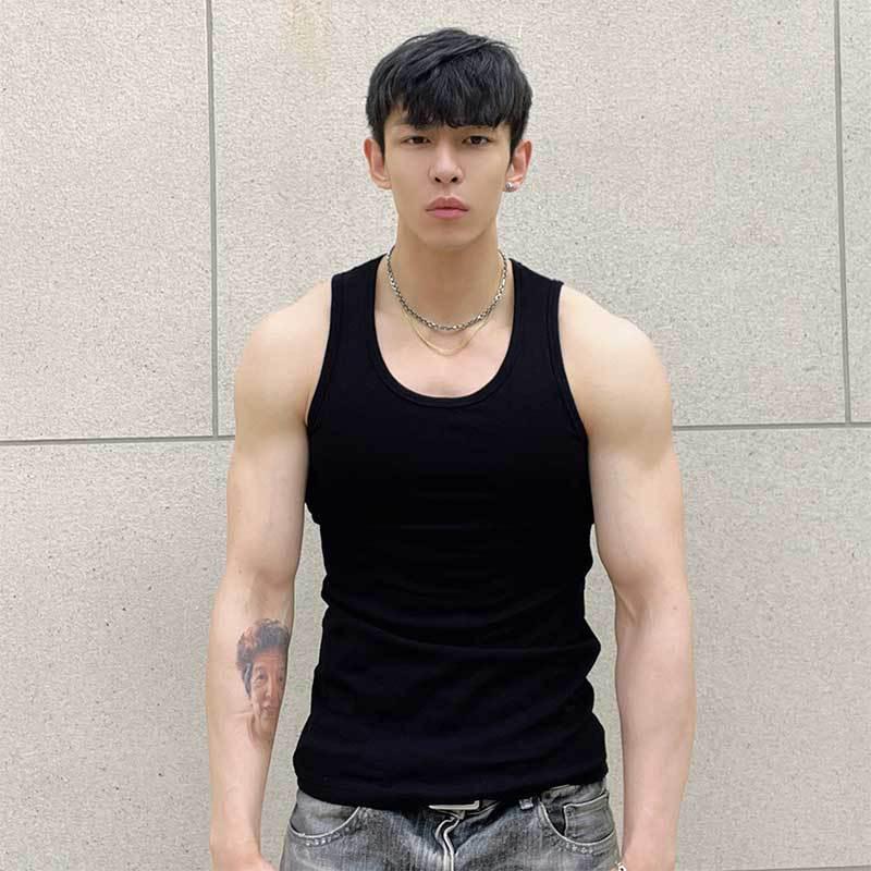 

Мужская летняя спортивная фитнес-эластичная майка: Однотонный повседневный топ без рукавов XL чёрный