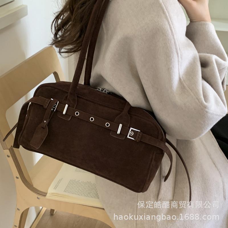 Large Capacity Bag Women's 2025 New High-end Retro Super Fire Commuter Women's Bag Autumn and Winter Shoulder Bag Pillow Bag