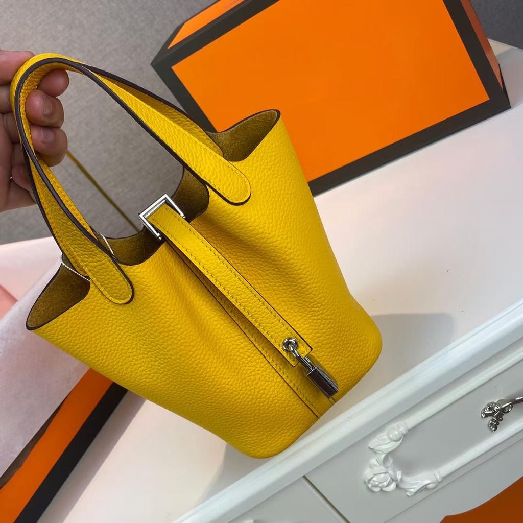 Hochwertige halbhandgefertigte Gemüsekorbtasche togo erste Schicht Rindsleder Pendlertasche echtes Leder tragbare Beuteltasche Damen 18cm