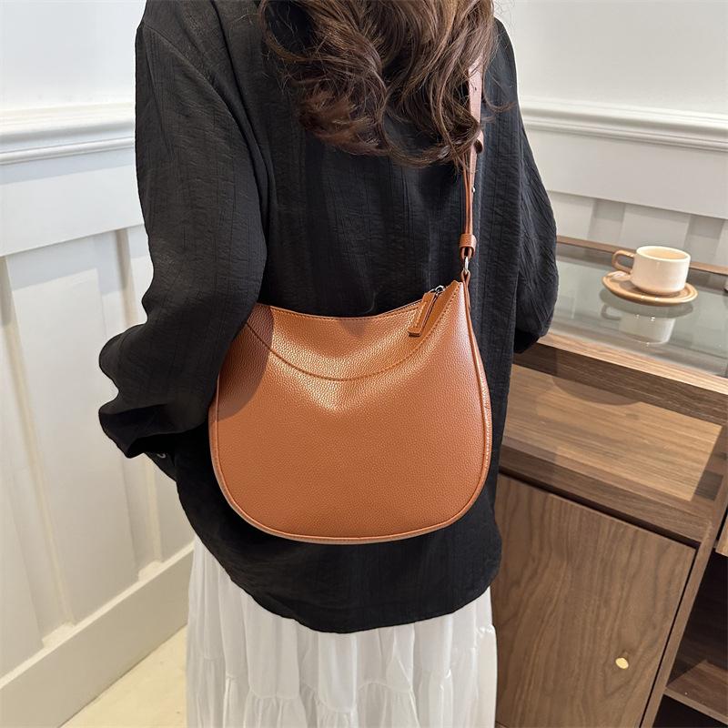 Damen Retro Umhängetasche PU Leder Vielseitige Satteltasche Große Kapazität Lässige Tragetasche Handtasche Weibliche Tägliche Schultertasche CLE