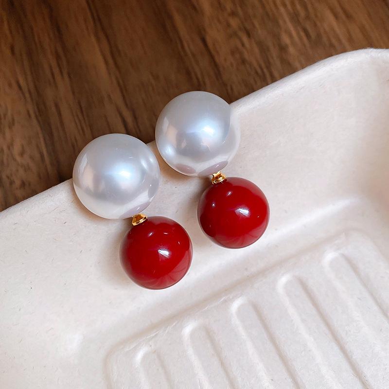 Červené náušnice Ankara: Kapátko s jehlou Silver Needle, Jednoduchá a všestranná móda pro ženy.