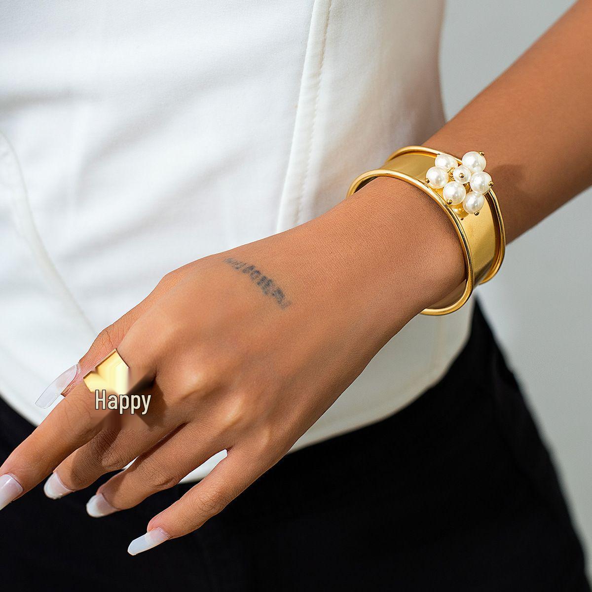 

Элегантный открытый браслет с вырезом в виде бабочки: Браслет класса люкс для женщин