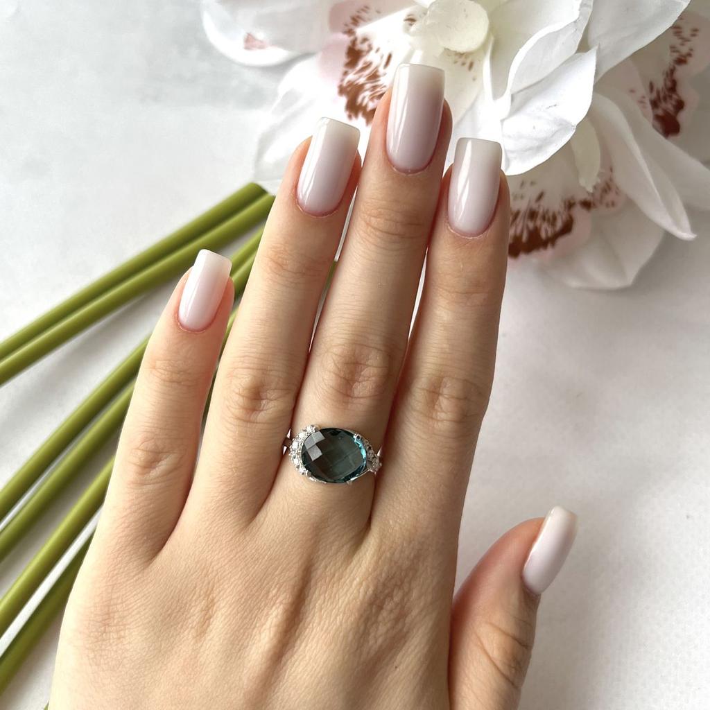 Bague en argent avec topaze London Blue, poids du produit 3,48 g (2151791)