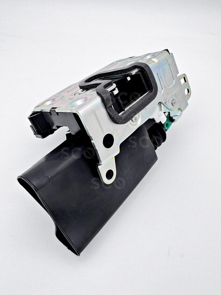Front Door Lock Left Side for Renault Duster Driver Side Front Door Lock Mechanism for Terrano 8200735225