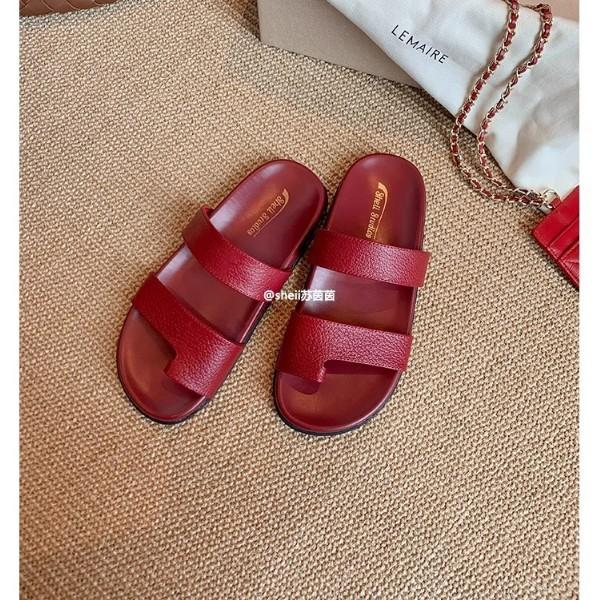 Su Yinyin has the same retro toe casual beach thick-soled slippers for women's vacation versatile flat-bottomed cool slippers for summer wear