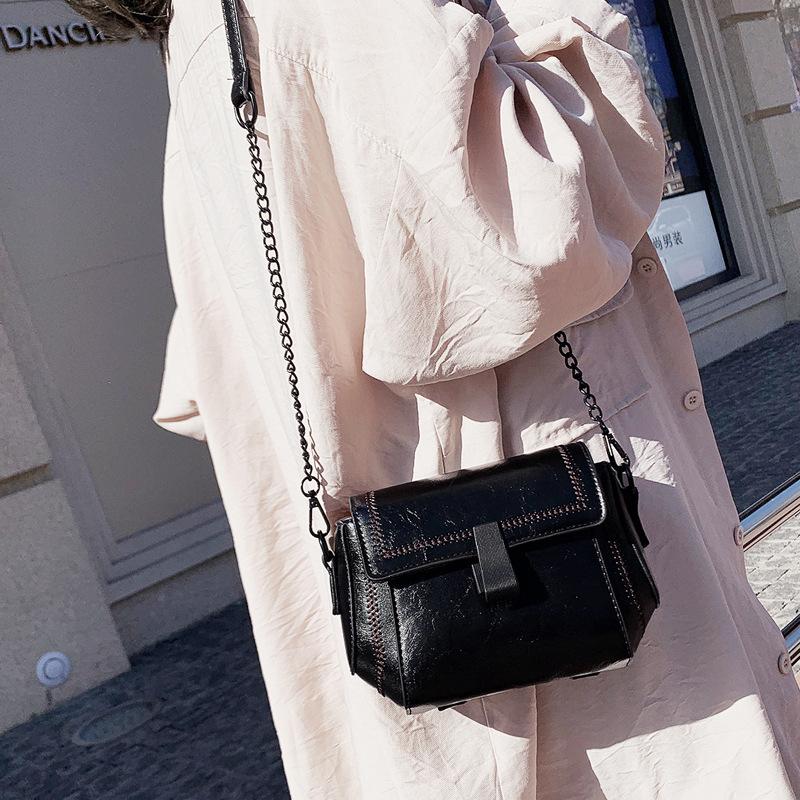 Fashionable Retro Niche Design Commuter Bag with Chain Strap and Single Shoulder Crossbody Bag
