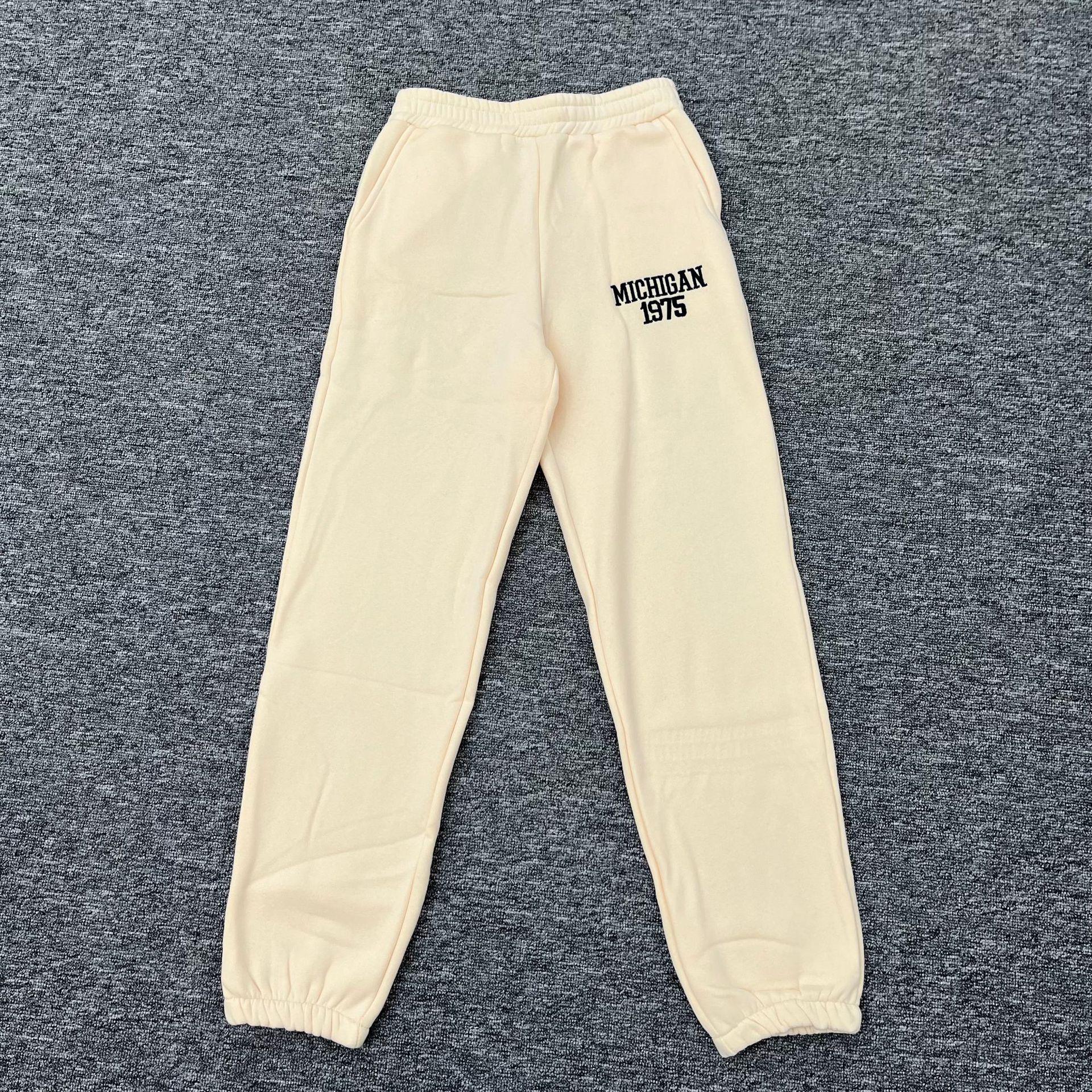 

Женский комплект из свитшота поло и джоггеров Осень/Зима 2024 Large грязно-белый