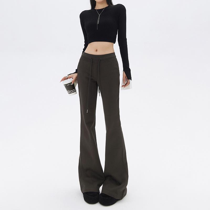 High-Waist Velvet Flare Pants for Women – Autumn & Winter Hip-Lifting Style.