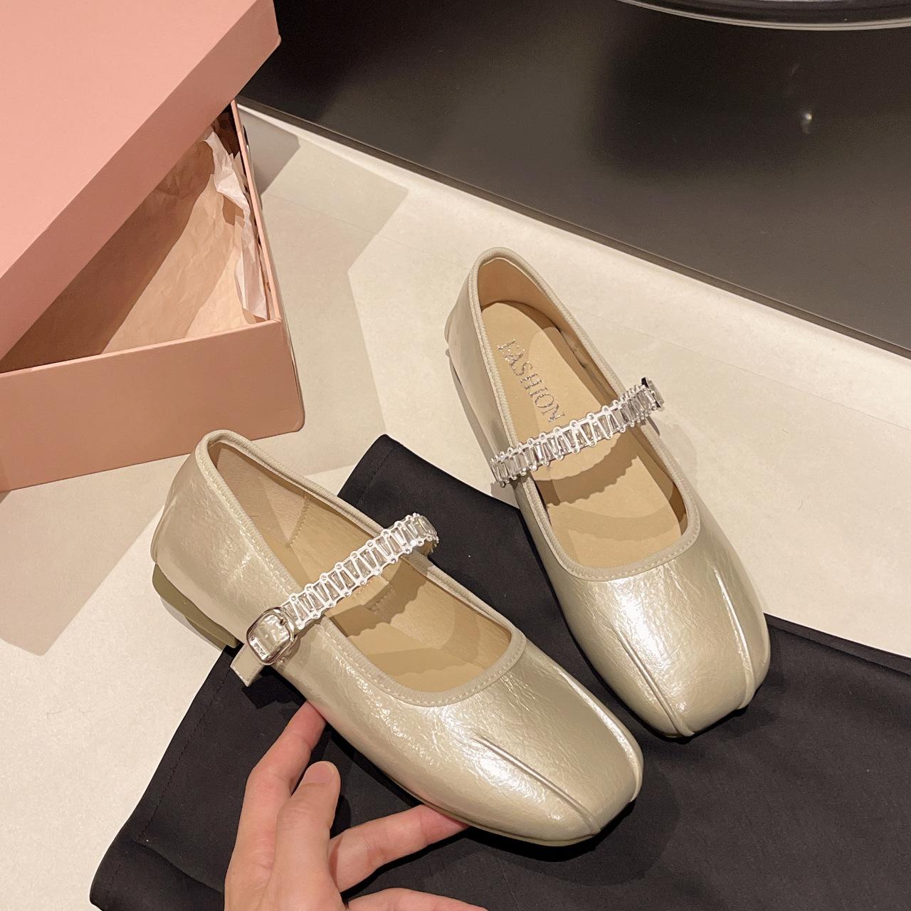 

Красивая юбка балетки Мэри Джейн одинарная обувь женская 2025 весна и осень новые плоские французские маленькие кожаные туфли женские 40 золотой