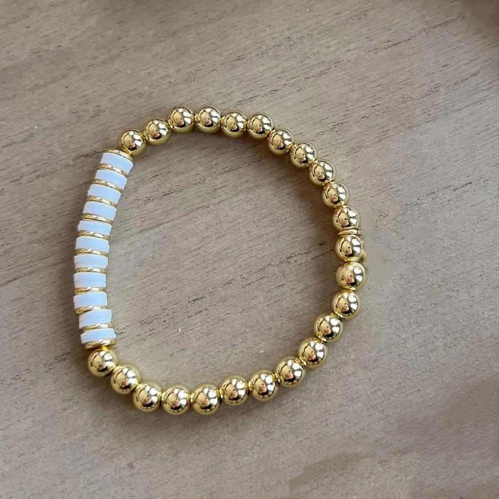 

Vlen Tarnish Resistant Gold Plated Beads Bracelet White Polymer Clay & Shell Beads Accent Jewelry Gift for Women Everyday Wear