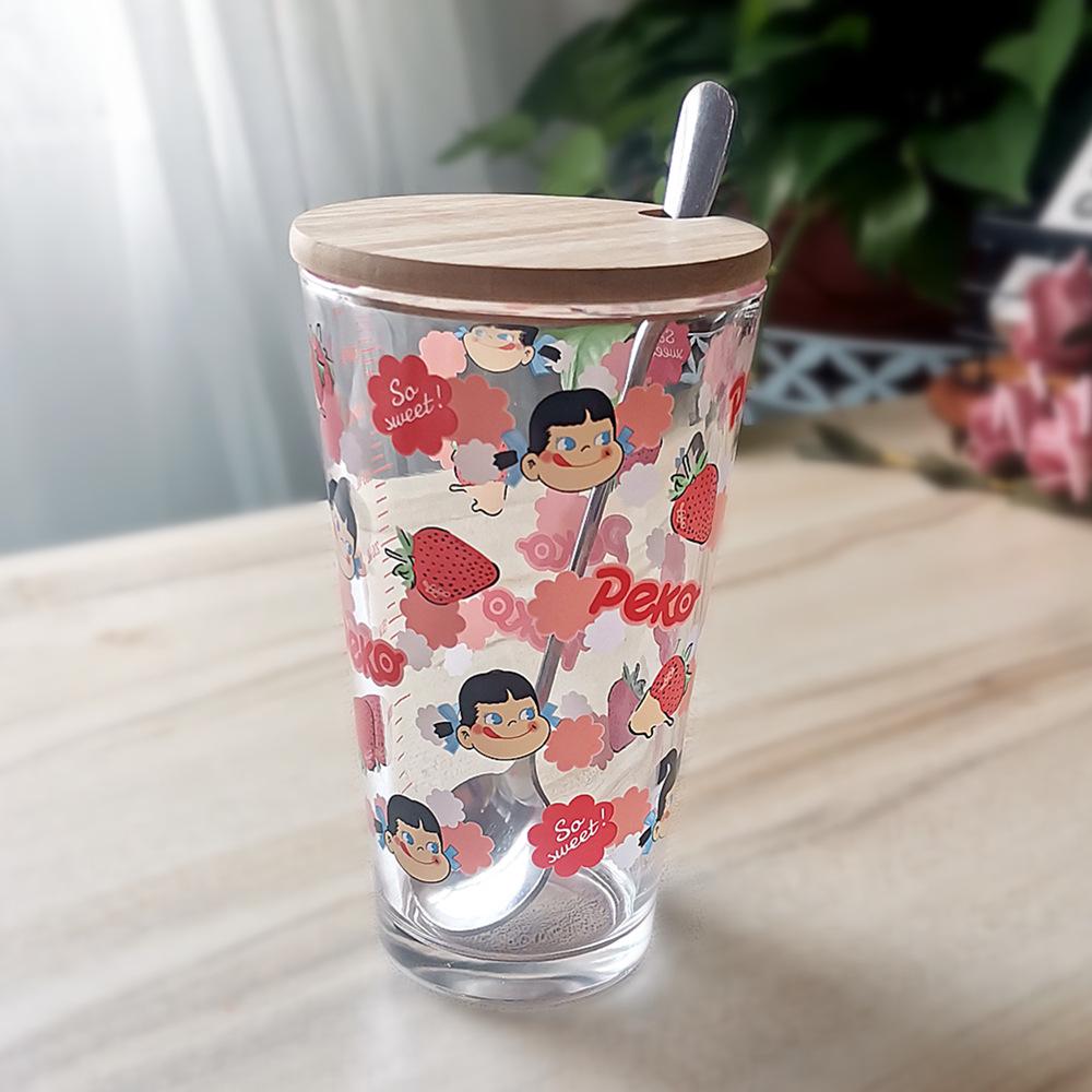 Cupa de lapte drăguță din sticlă cu pai de desene animate, cu capac și linguriță, cadou personalizat.